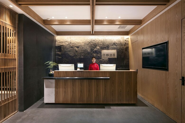 Qianna Hotel Erqi Plaza