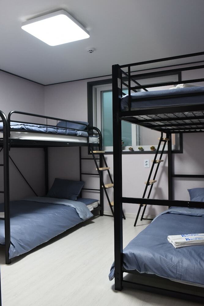 Hostal We Home Guesthouse - Hostel