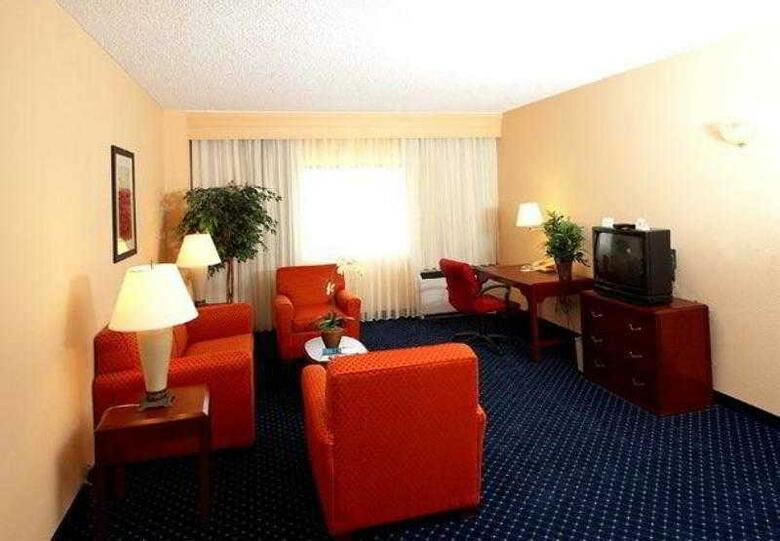 Hotel Courtyard By Marriott Dallas Addison/quorum Drive