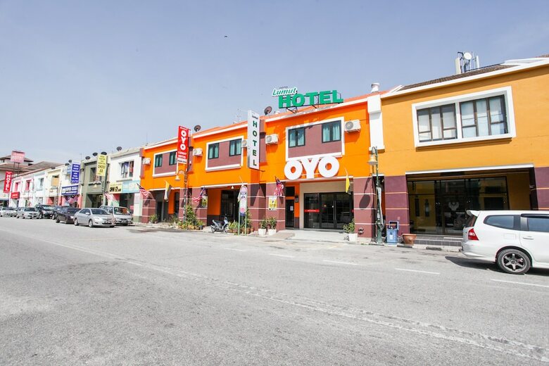 Oyo 89443 Lumut Hotel