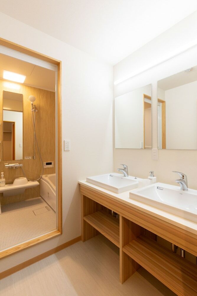 Hakuba Powder Mountain Lodge