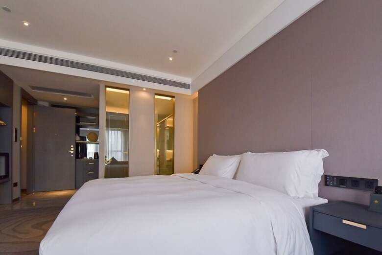 Zenith International Hotel