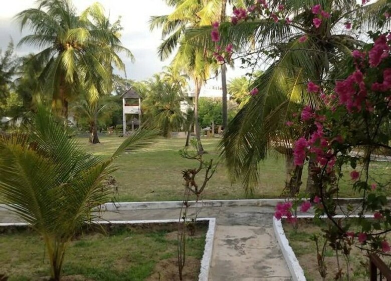 Hostal Dudu Villas N Cottages