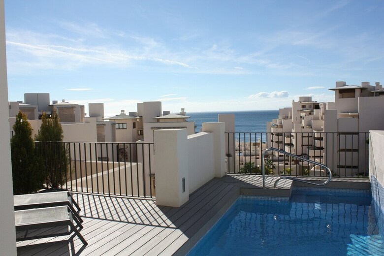 Apartamentos Penthouse With Private Pool Near Beach