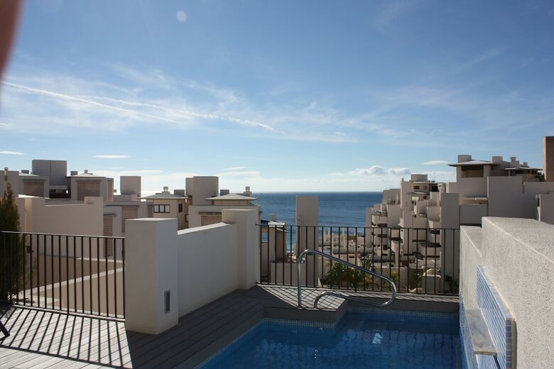 Apartamentos Penthouse With Private Pool Near Beach