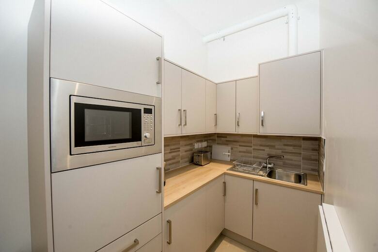 Apartamentos The James Suites