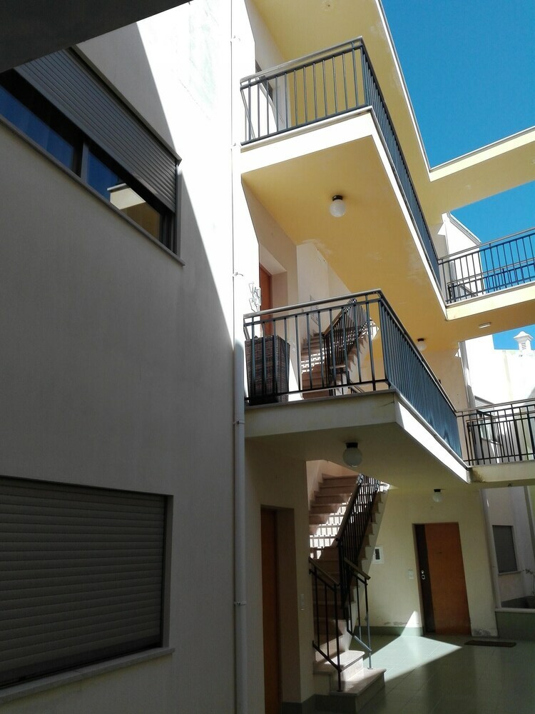 Apartment With 2 Bedrooms In Nazar�, With Wifi