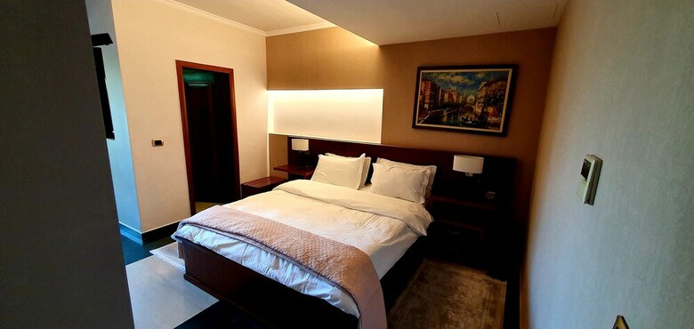 Nov Hotel