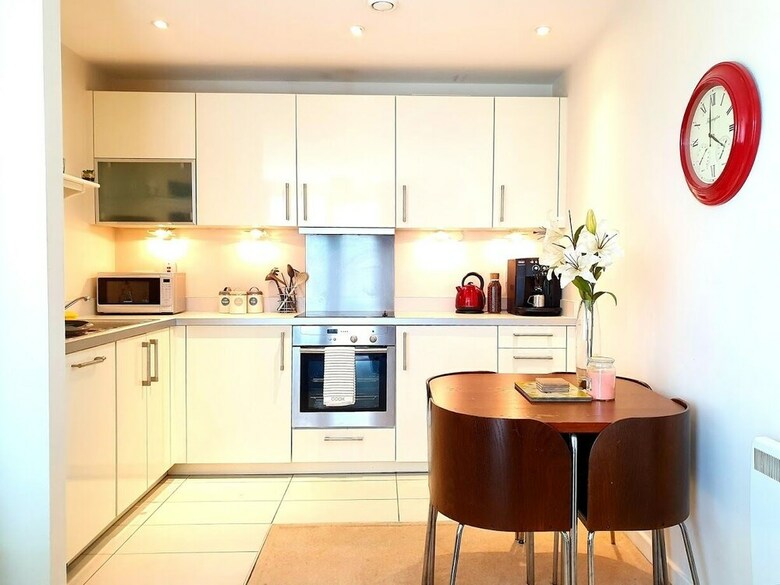 Apartamentos Airy 2 Bed 2 Bathroom With Balcony