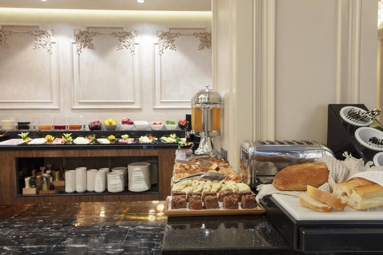 Danis Hotel