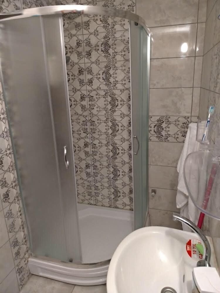 G�nayd?n Airport Apartment