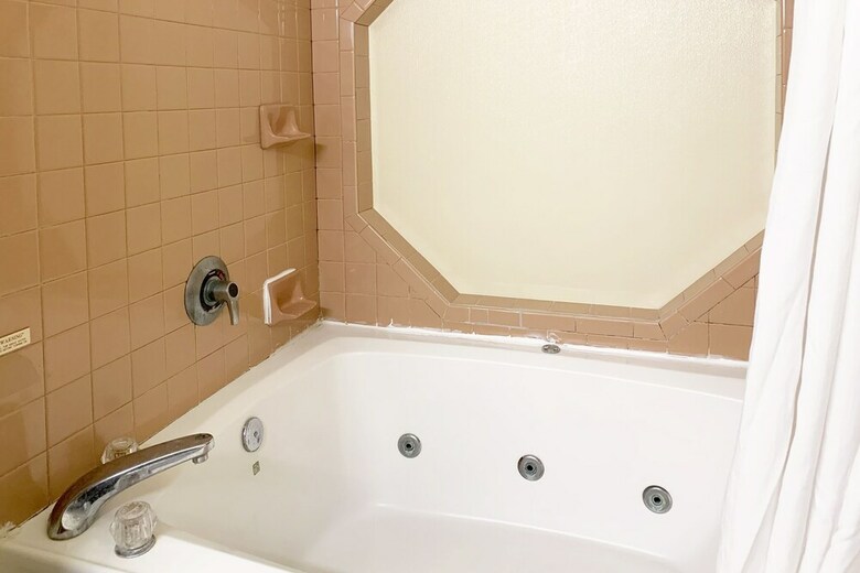 Oyo Hotel Whitehall Mi