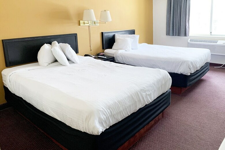 Oyo Hotel Whitehall Mi