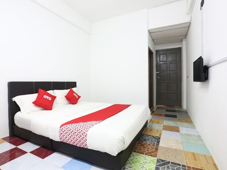 Hotel Oyo 89434 Kb Rest Inn