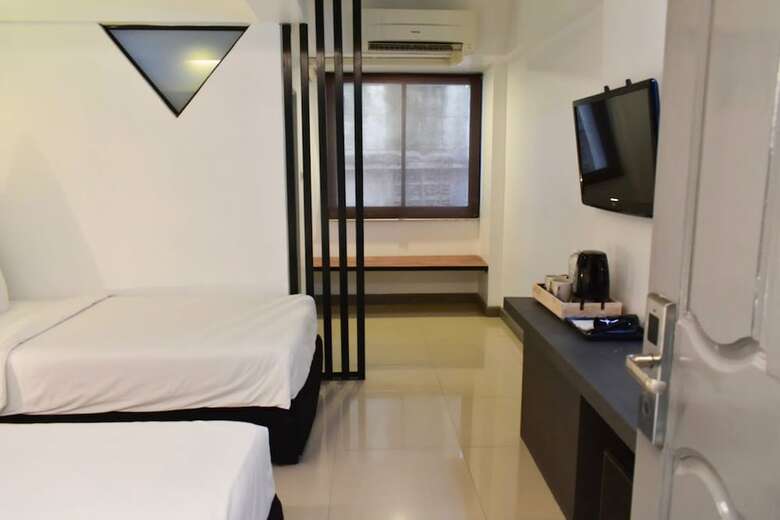 Hostal Loyy Hotel - Hostel