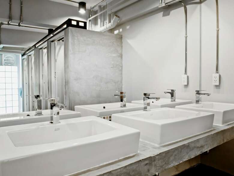 Hostal Loyy Hotel - Hostel