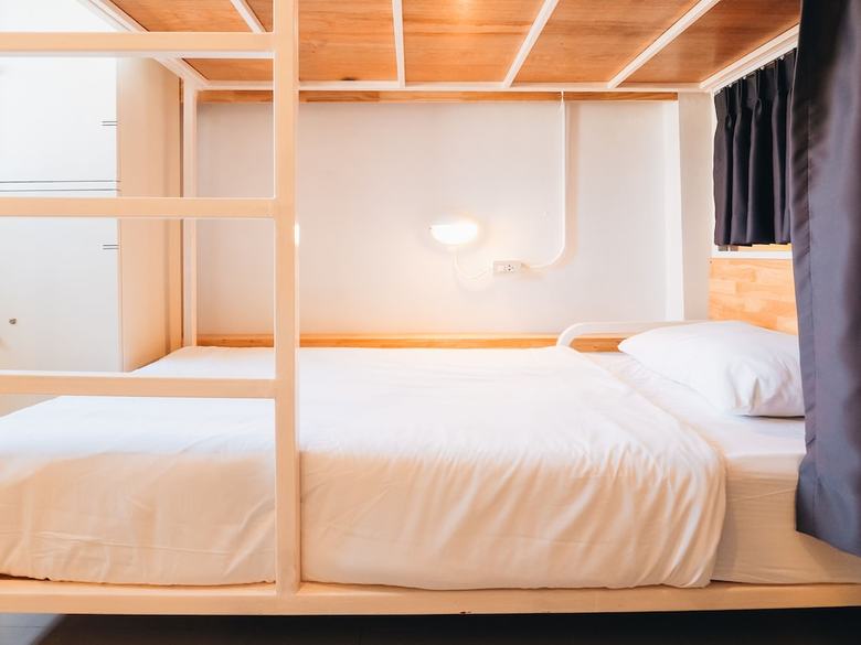 Hostal Loyy Hotel - Hostel