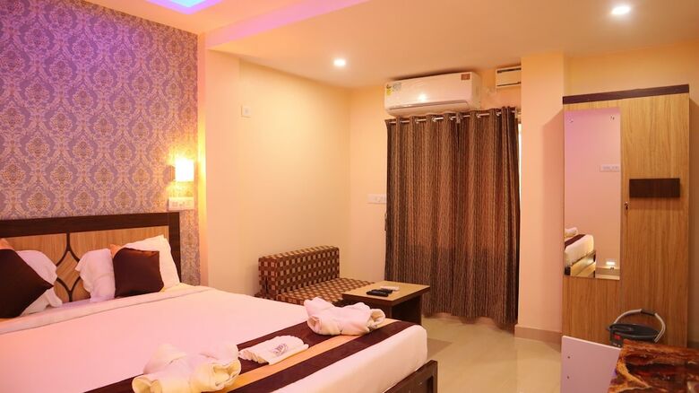 Hotel Mahira Residency