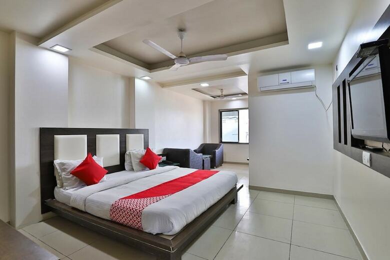 Hotel The Grand Krishna Inn