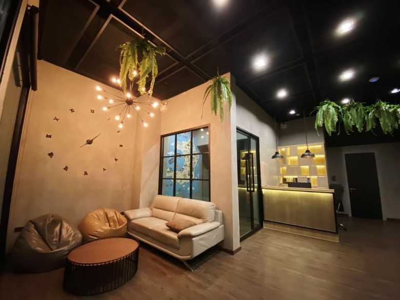 Hostal Patong Poshtel - Adults Only