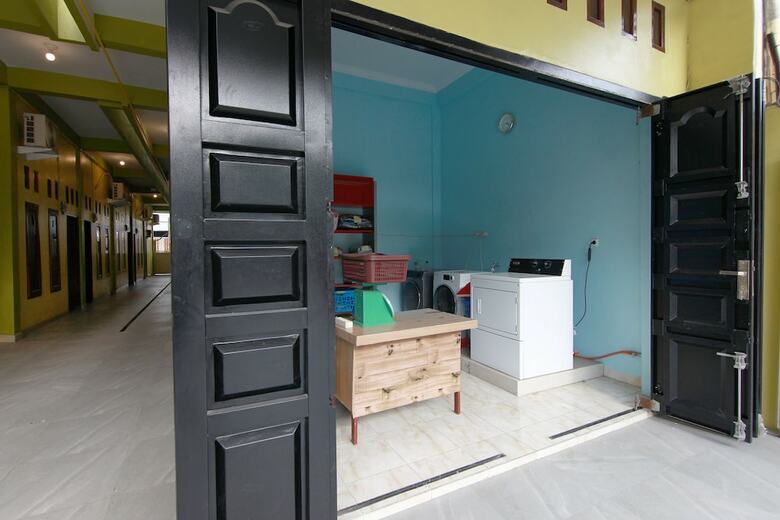 Hotel Oyo 1235 Tona Residence