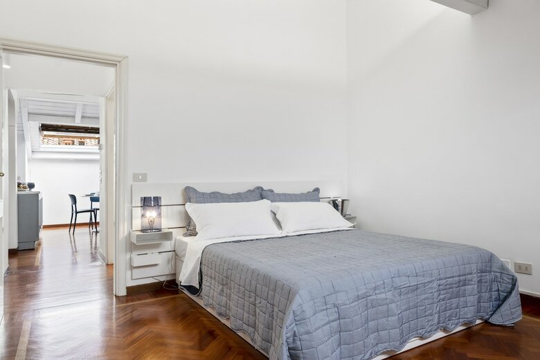 Apartamento Pratello Elegante E Raffinata Mansarda