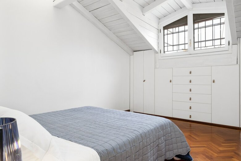Apartamento Pratello Elegante E Raffinata Mansarda