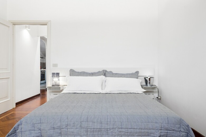 Apartamento Pratello Elegante E Raffinata Mansarda