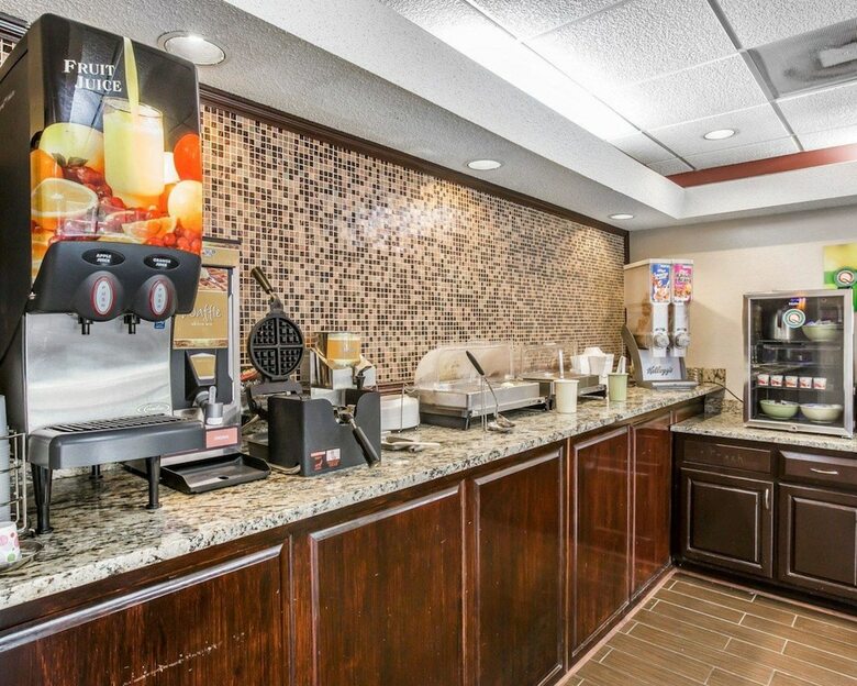 Hotel Quality Inn & Suites