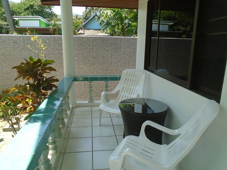 Hotel Baan Coconut
