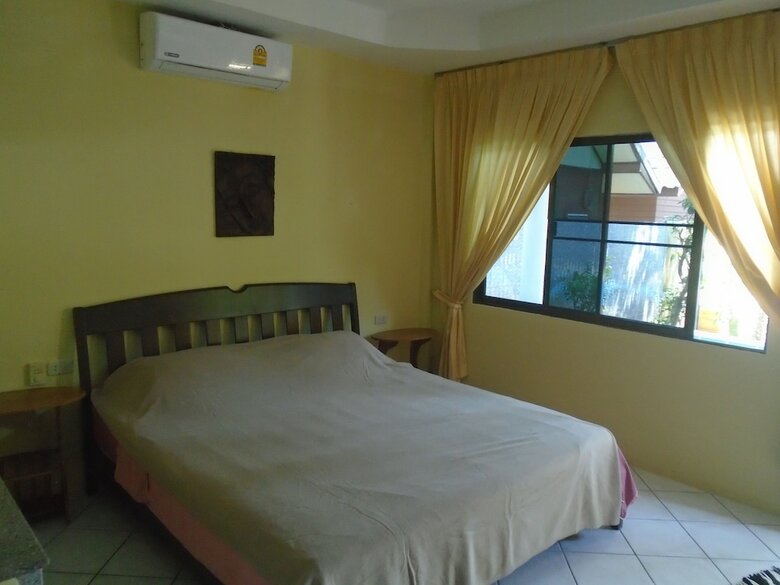Hotel Baan Coconut