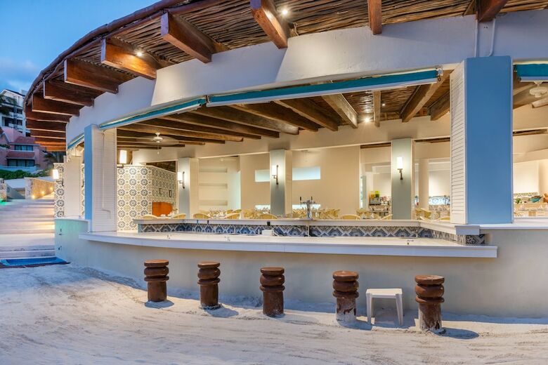 Hotel Caracol Bay Cancun - All Inclusive