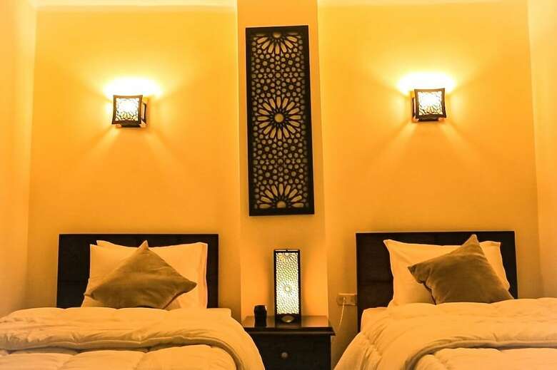 Hotel 9 Pyramids Inn