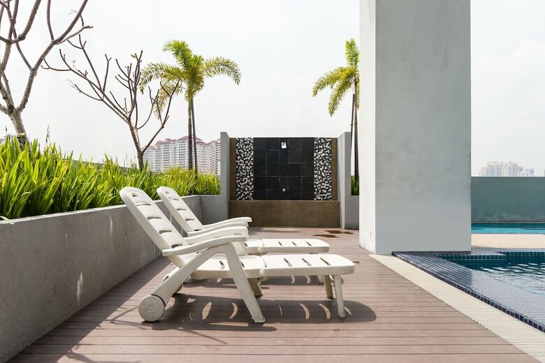 Apartamentos Boulevard Service Suites At Jln Kuching