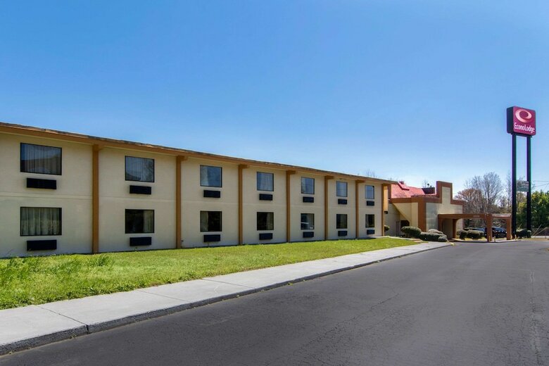Hotel Adore Inn And Suites