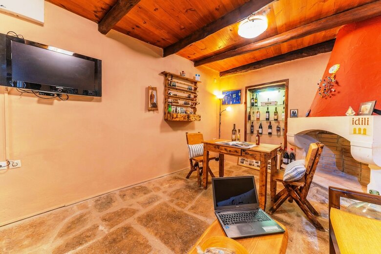 Hotel Idili Traditional House