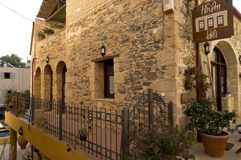 Hotel Idili Traditional House
