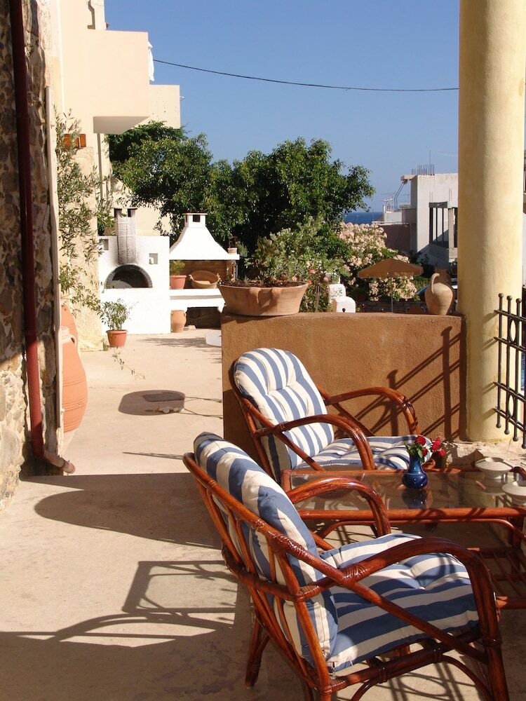 Hotel Idili Traditional House
