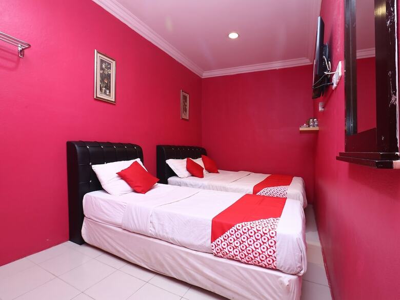 Oyo 89498 Sri Seroja Inn Budget Hotel