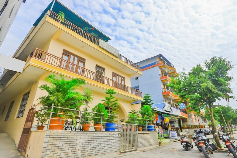 Oyo 647 Hotel Alpine Villa