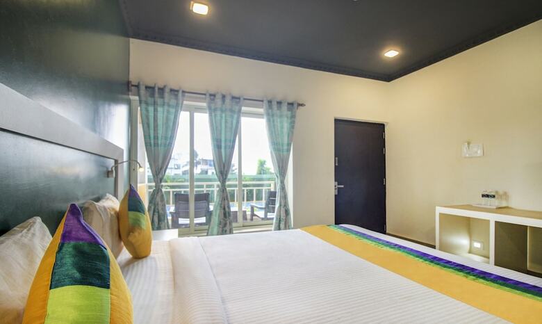 Hotel Treebo Trip Morjim Seaview