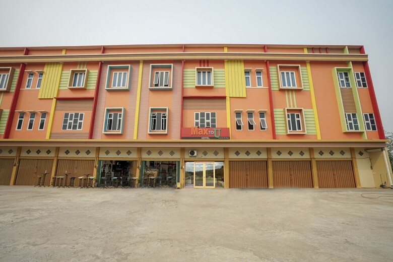 Oyo 1299 Max To U Hotel