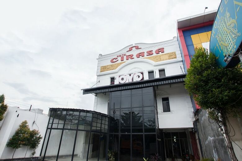 Oyo 1084 Hotel Cirasa Syariah
