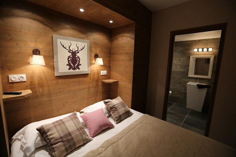 Adrien7 4 Rooms 8 People 4 West Facing