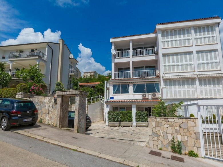 Apartments Azzaro