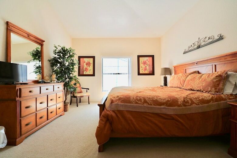Villa More 4 Your Money W/ Private South Facing Pool