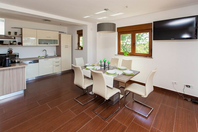 House Karlita