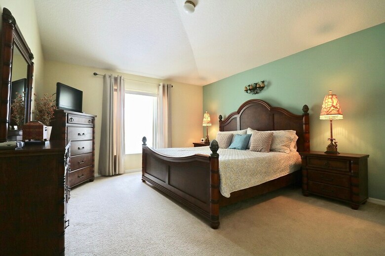Perfect Large Gated Home W/ Pool Near Golf Course
