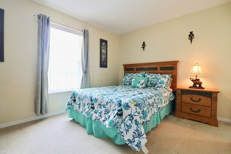 Perfect Large Gated Home W/ Pool Near Golf Course