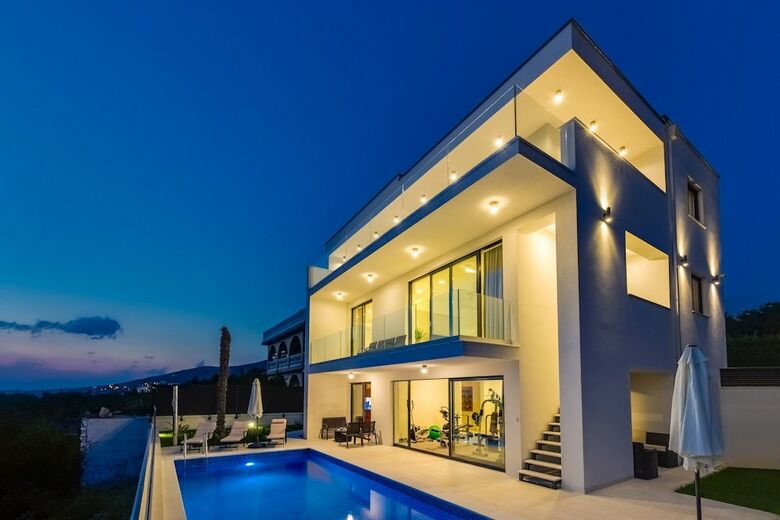 House Luxus Villa Arly